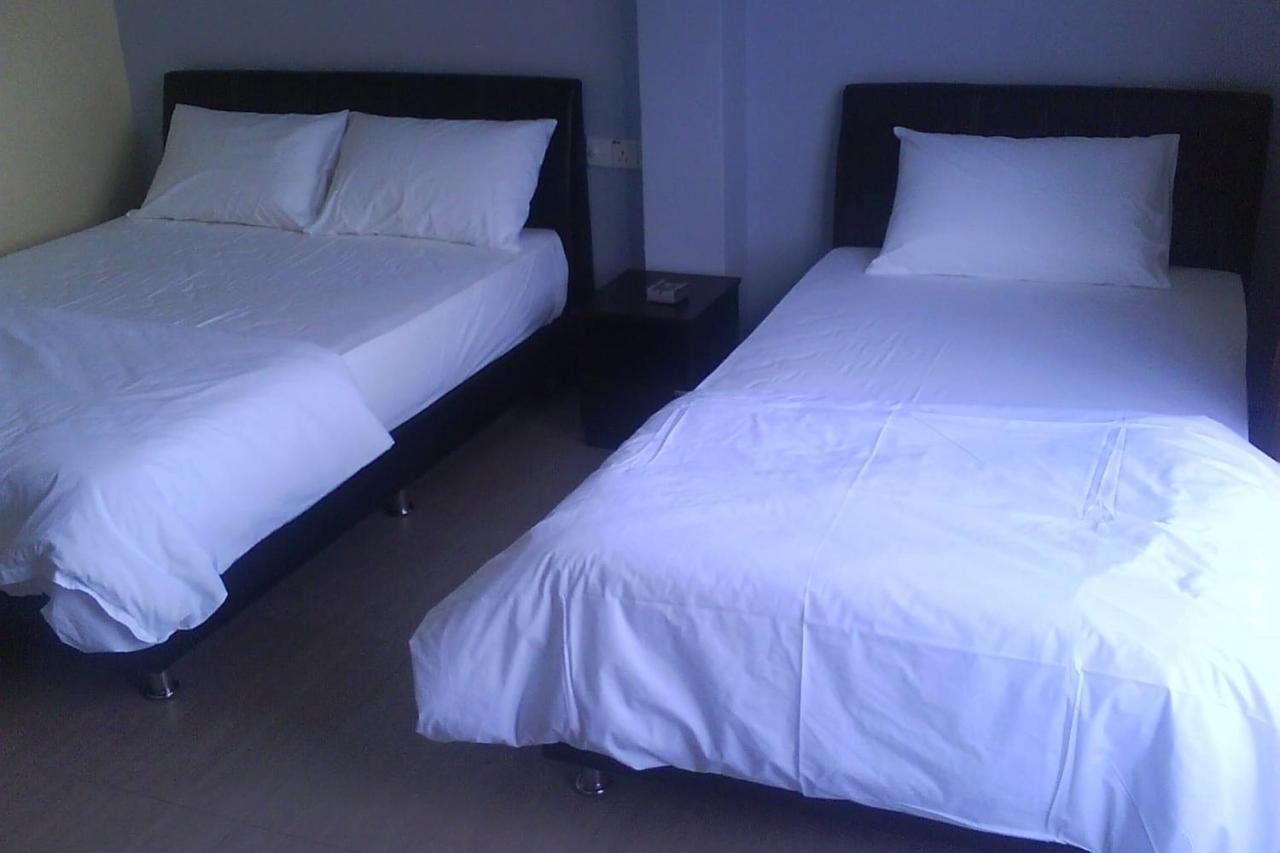 โอโย 90021 สตาร์วิว โฮเต็ล Hotel Kampong Batu Tiga ภายนอก รูปภาพ