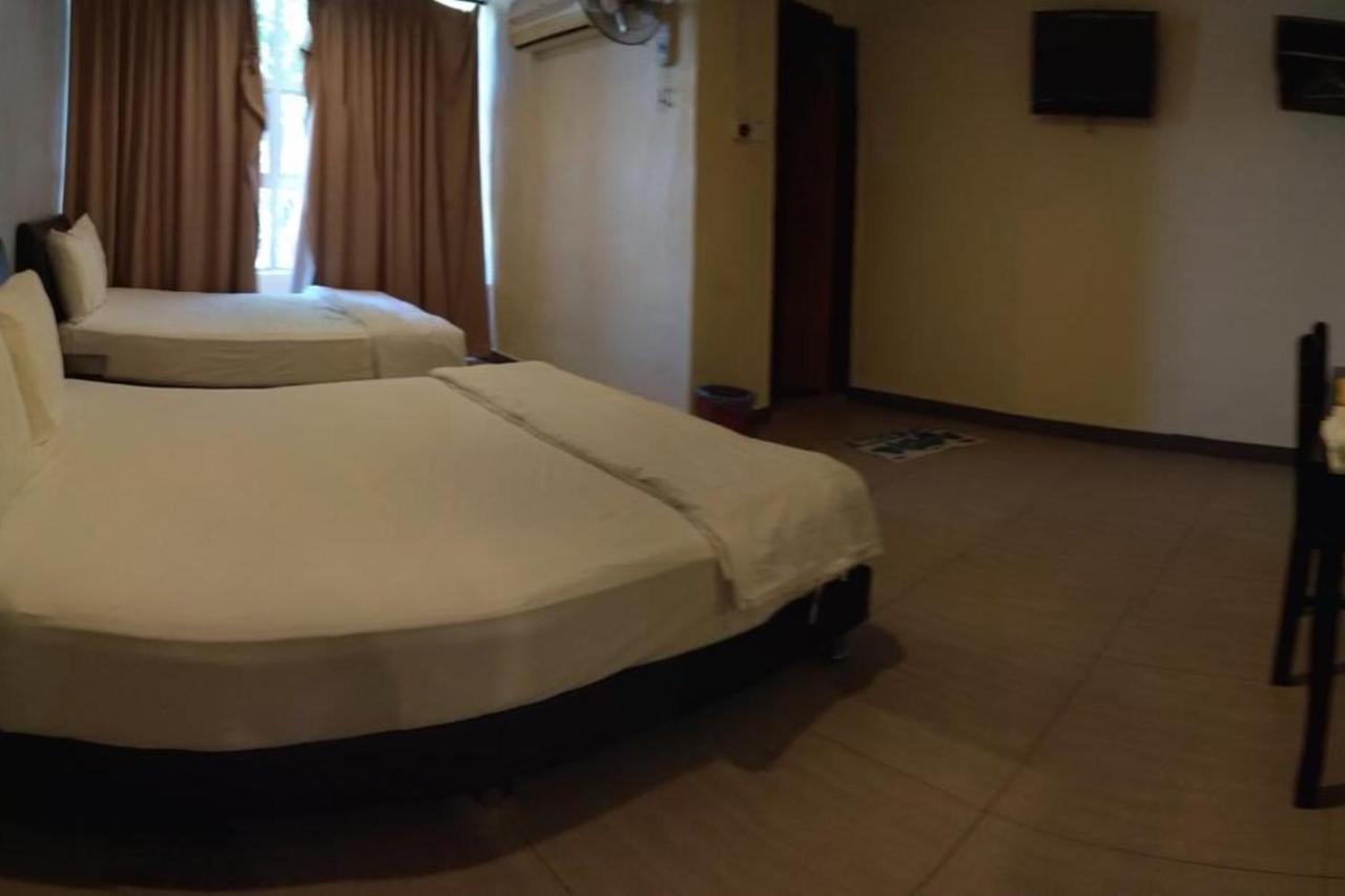 โอโย 90021 สตาร์วิว โฮเต็ล Hotel Kampong Batu Tiga ห้อง รูปภาพ